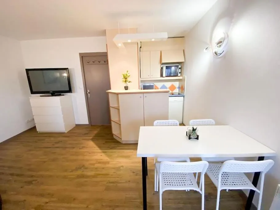 Azur- 4 Pers Hyper Centre - Plage A 2 Mn A Pied - Terrasse Saint-Raphael  0*, Saint-Raphael (Var) France