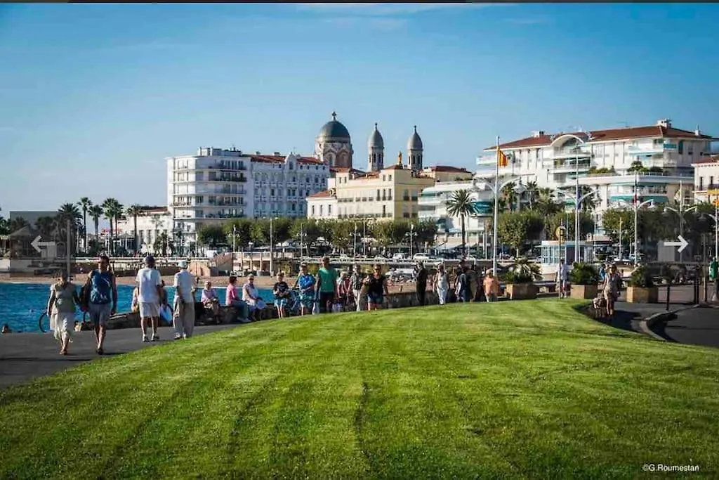 Azur- 4 Pers Hyper Centre - Plage A 2 Mn A Pied - Terrasse Saint-Raphael  Saint-Raphael (Var)